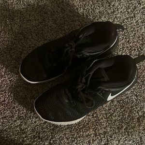 nike volleyball shoes